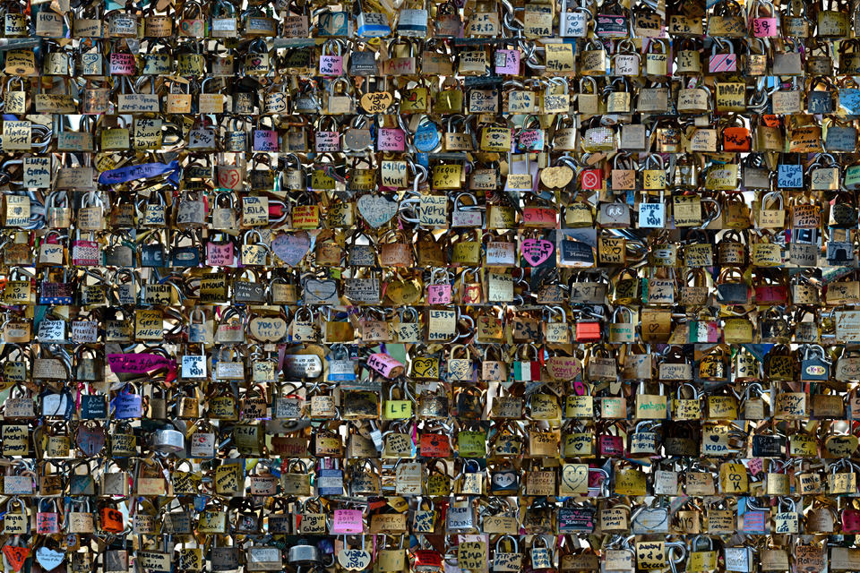 A Bundle for Example