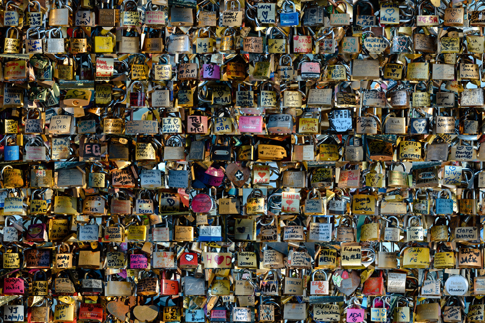 A Bundle for Example